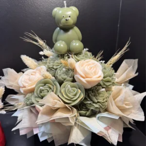Arrangement of roses